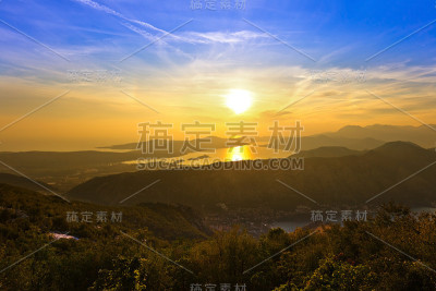 日落上的科托尔湾-黑山