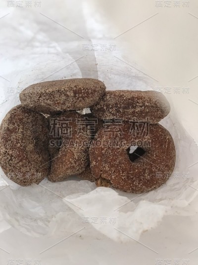 苹果甜甜圈