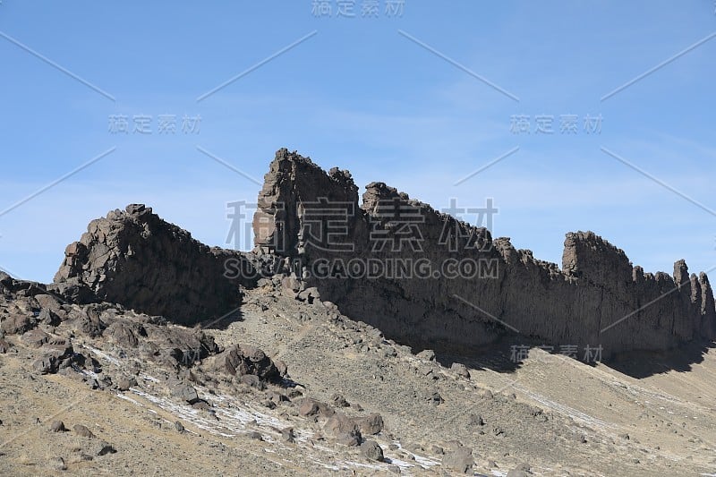 希普罗克，美国新墨西哥州沙漠中的一座伟大的火山岩石山