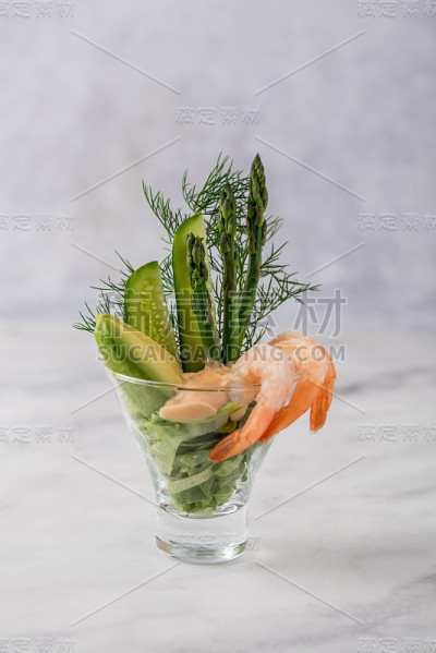 牛油果对虾鸡尾酒牛油果芦笋黄瓜