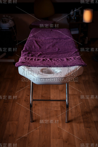 美容院按摩床前视图