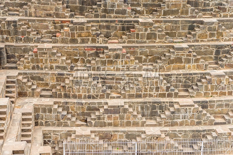 Chand Baori的一部分，位于拉贾斯坦邦斋浦尔附近的Abhaneri村的阶梯井。昌德宝日是尼克