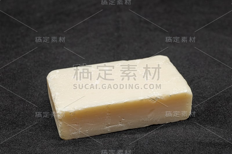 由于Covid-19冠状病毒，目前通用的白色肥皂是短柔软的，建议用于一般洗手。