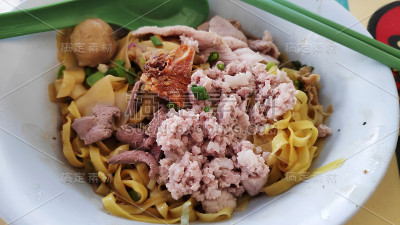 碎猪肉面