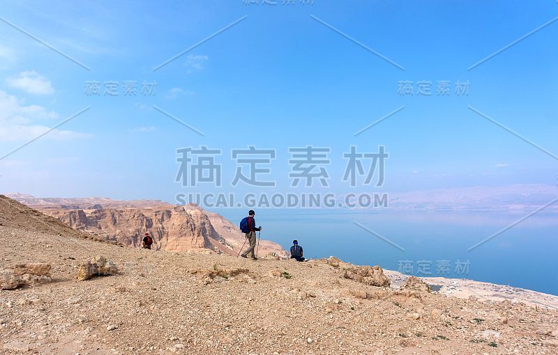 死从沙漠山上看风景