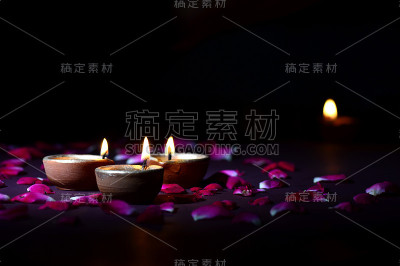 传统的粘土灯在排灯节庆祝期间点燃