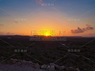 库拉索山上的日落