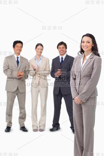 女商人得到同事的掌声