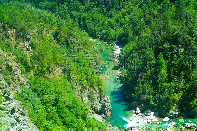 黑山的塔拉河峡谷