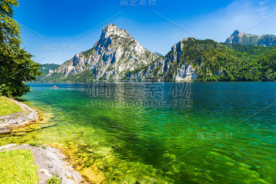 萨尔兹卡默古特特朗湖上的特朗基兴