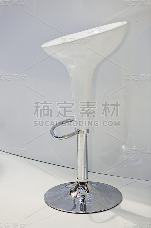 现代的白色椅子