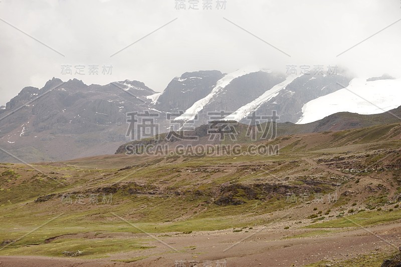 彩虹山是秘鲁库斯科地区海拔5200米的一座山