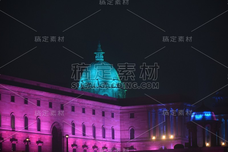 印度德里的Rashtrapati Bhawan五颜六色的夜景，著名的Rashtrapati Bhaw