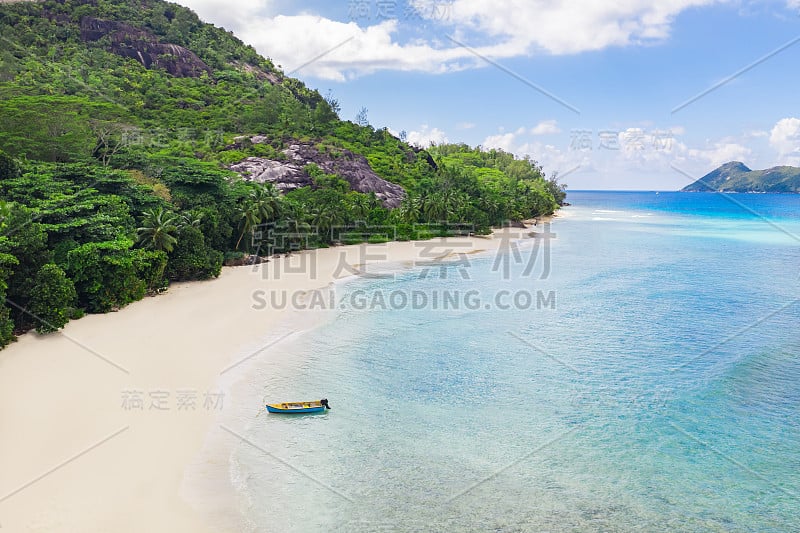 热带海岸线和蓝海。塞舌尔群岛