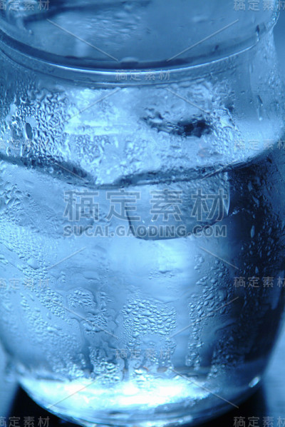 水