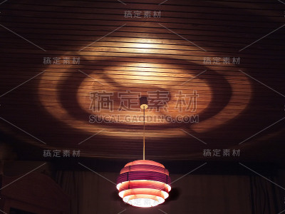 隐秘的灯光