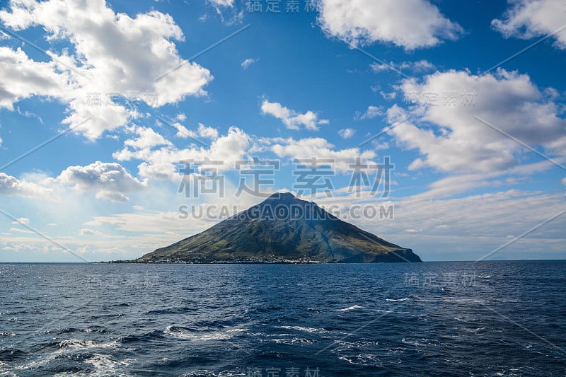 斯特龙博利火山