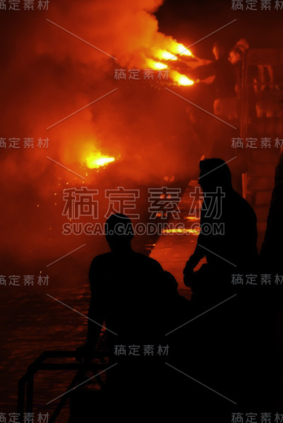 狂欢者照明耀斑