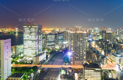 现代城市市中心的现代建筑