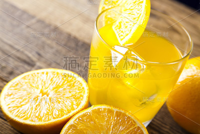 橙色鸡尾酒喝