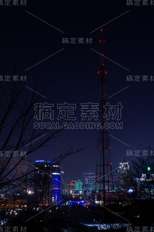 叶卡捷琳堡的夜景。