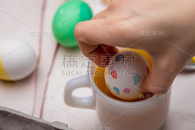 黄色的染料