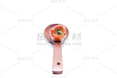 鲜红辣椒木勺