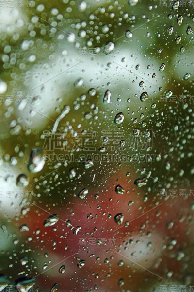 秋天的雨滴