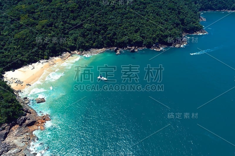 Paraty海湾全景在阳光明媚的一天，里约热内卢de Janeiro，巴西。伟大的景观。旅游目的地。