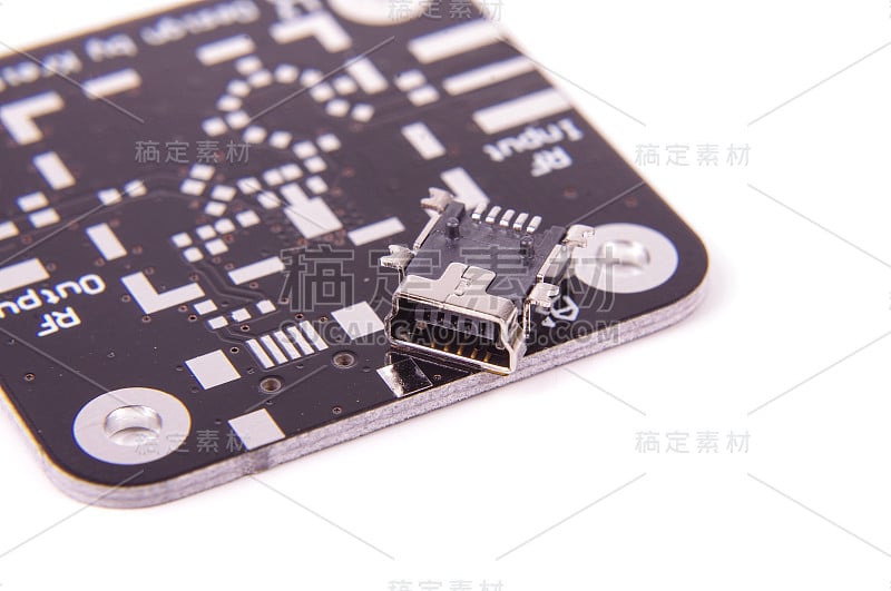 表面安装SMD mini USB连接器关闭