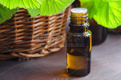 一小瓶精油