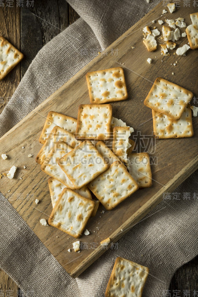 脆咸无谷蛋白饼干