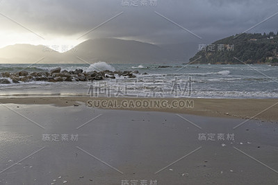 利古里亚海的风暴