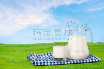 牛奶。