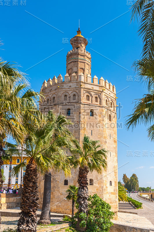 Torre de Oro(金塔)，西班牙塞维利亚的一座十二角形军事瞭望塔