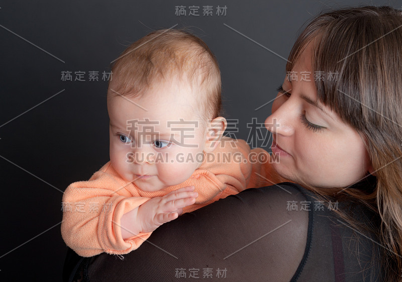 妈妈和女儿