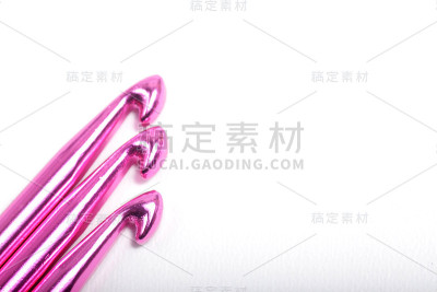 粉色金属钩孤立