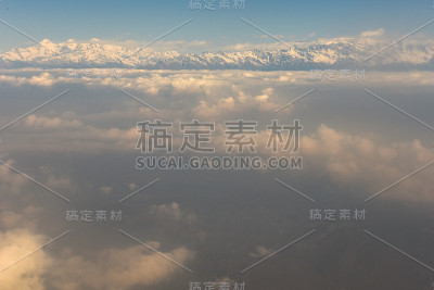喜马拉雅山山脊鸟瞰图尼泊尔