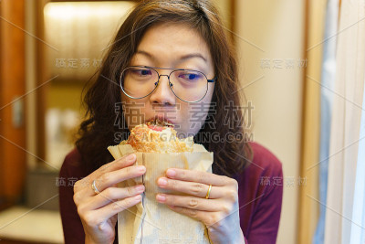食用面包中的碳水化合物