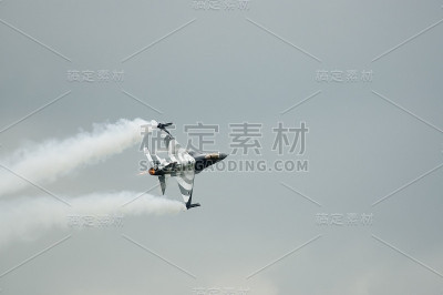 F16开始行动了