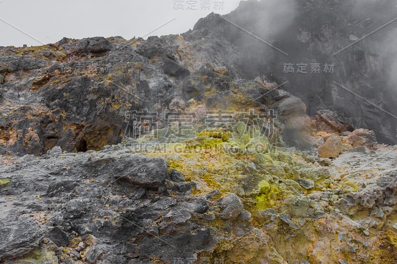 迷雾山、火山、山谷、山脊、岩石、石头。