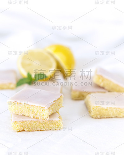 柠檬布朗尼库存照片