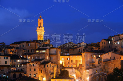 锡耶纳与钟楼之夜