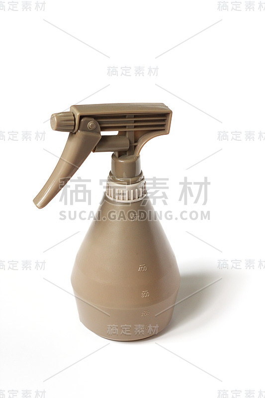 塑料洒水器或雾化器。喷雾器作为家用器具。