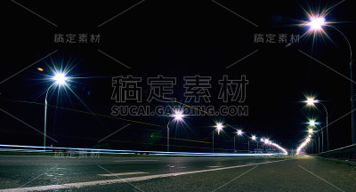 晚上高速公路