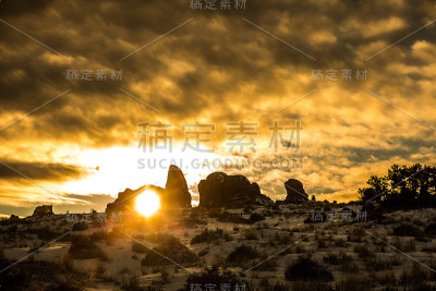 拱门国家公园在日出