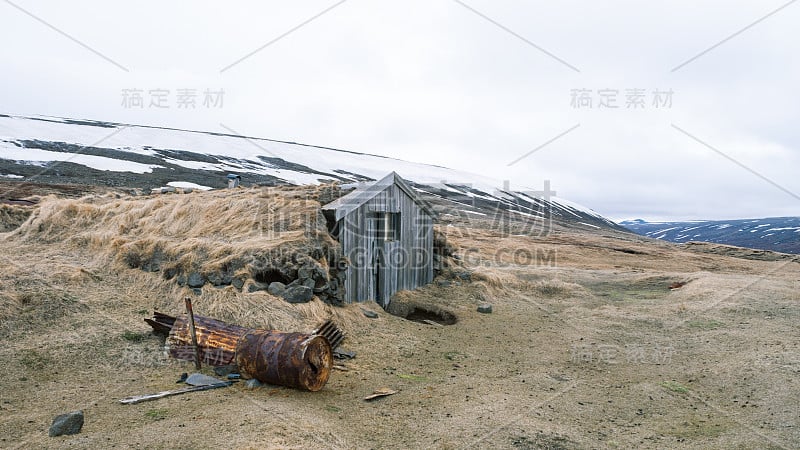 冰岛北部高地的劳格韦利尔农场。因地热而著名的旅游景点劳格瓦拉达卢尔温泉。