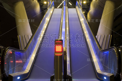 双自动扶梯