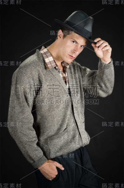 复古风格，戴着帽子的男人