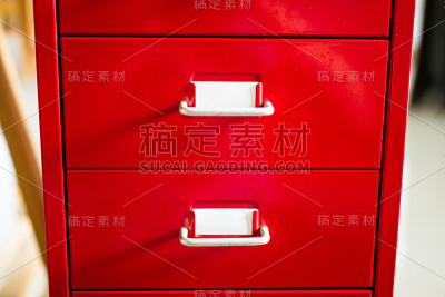 红钢的抽屉里